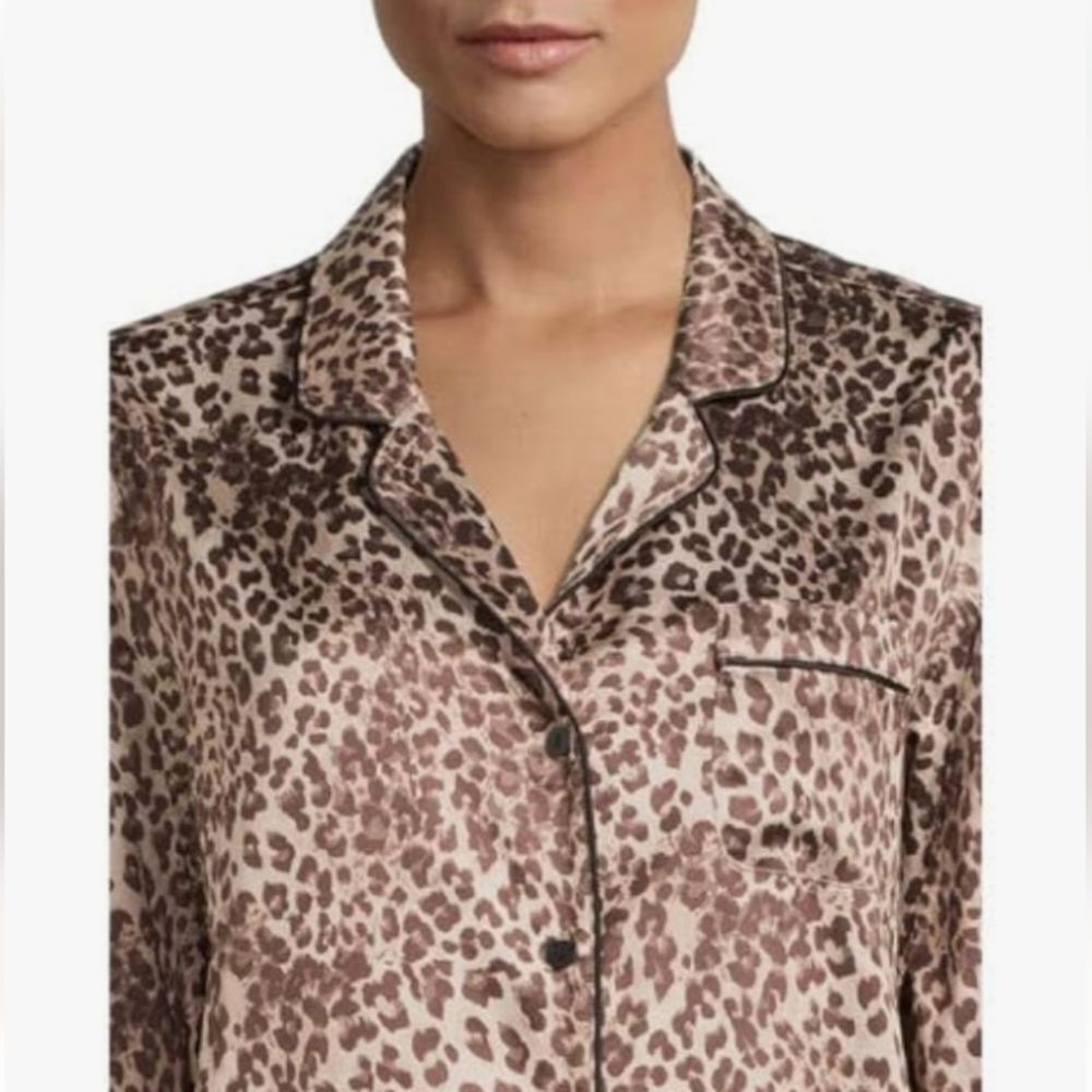 Secret Treasures sleek and smooth leopard print satin sleepshirt size 3X buttons
